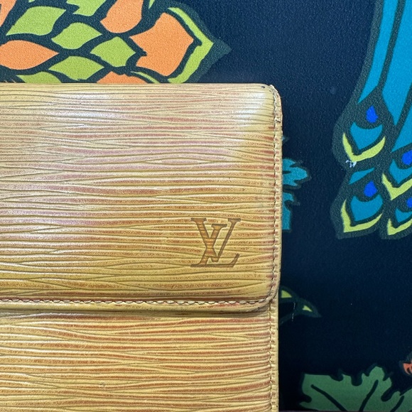 Louis Vuitton Vintage Epi Porte-Trésor International Wallet – Yellow & Purple - Picture 4 of 9